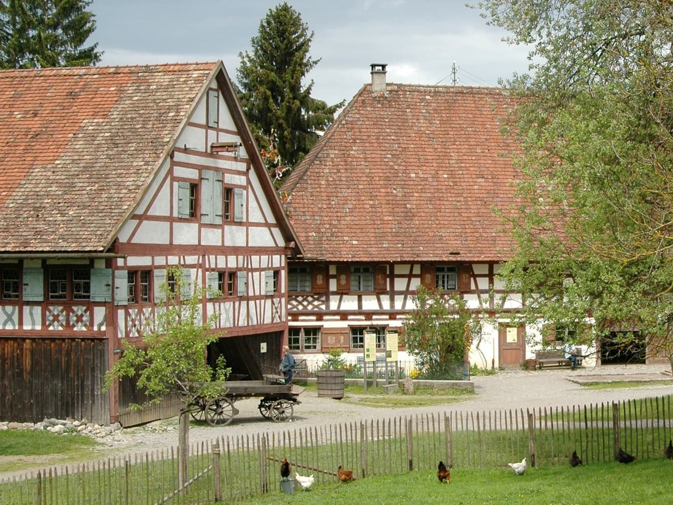 Historische Bauernhäuser im Bauernhaus-Museum Allgäu-Oberschwaben in Wolfegg