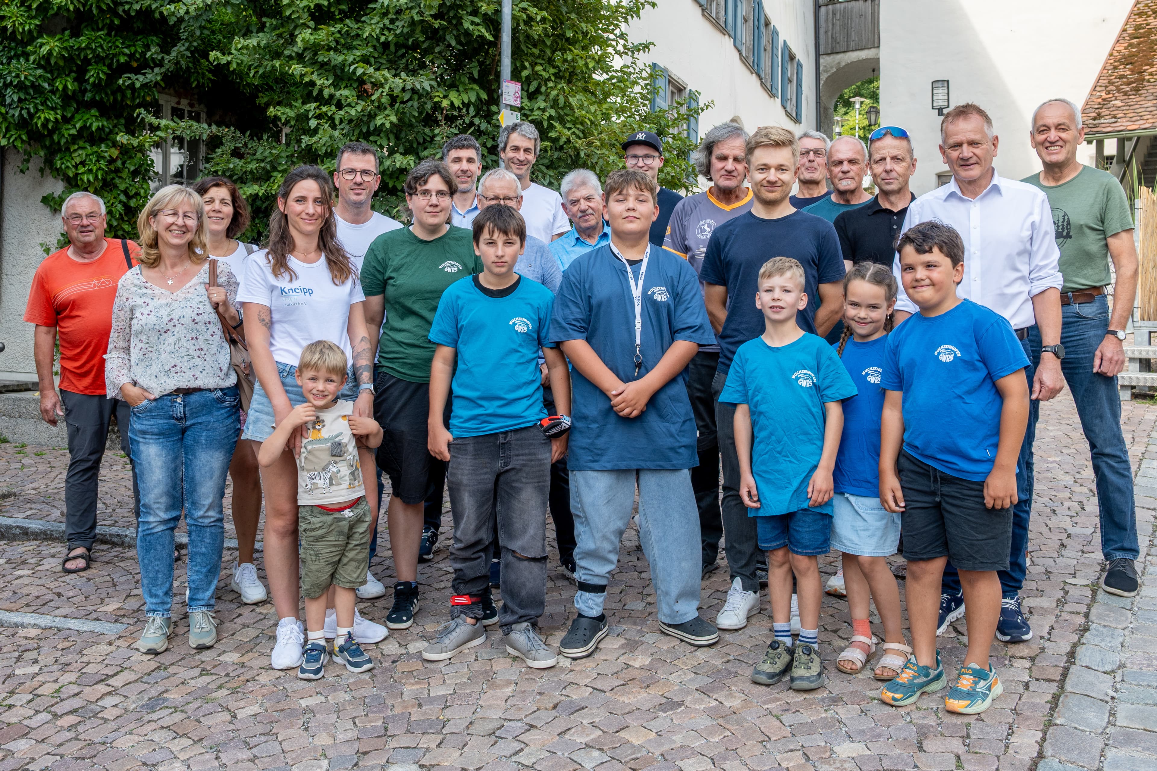 Einige der ausgezeichneten Teilnehmenden des STADTRADELN 2026. Die beigefügten Bilder können honorarfrei im direkten Zusammenhang mit dieser Pressemitteilung verwendet werden. Ein erweitertes Nutzungsrecht erfordert unsere Zustimmung. Große Kreisstadt Leutkirch im Allgäu Pressemitteilung 29.07.2026